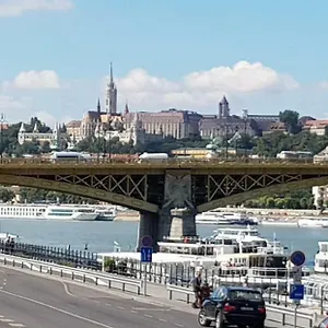verificați disponibilitatea